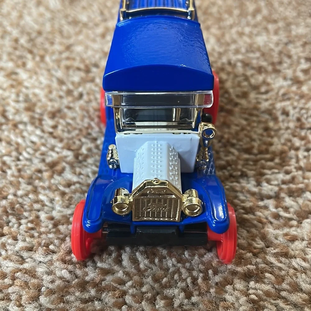 VTG Ertl True Value 1913 model T diecast delivery van